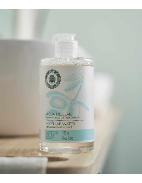 agua micelar con extracto de hoja de olivo